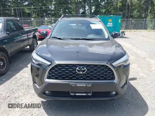 2025 Toyota Corolla Cross XLE with VIN 7MUDAABG4SV132327, listed as a IAAI auction lot 42500170 with 1,011 mi miles and . Bid and sale history available at DreamBid. Image 13.