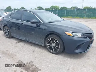 2018 Toyota Camry LE с VIN 4T1B11HKXJU064814, выставлен на аукционе IAAI как лот 42797177 с пробегом 89 929 миль миль и . История ставок и продаж доступна на DreamBid. Изображение 1.