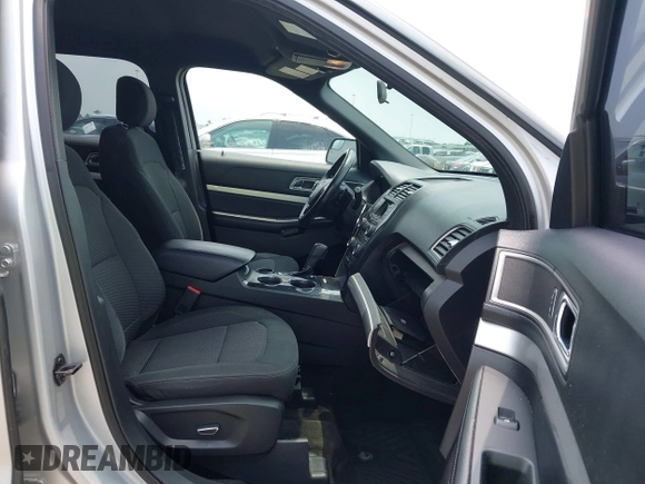2017 Ford Explorer XLT z VIN 1FM5K7D89HGB79520, wystawiony jako IAAI lot #42288407 z przebiegiem 152 091 mil mil oraz . Historia ofert i sprzedaży dostępna na DreamBid. Obrazek 5.