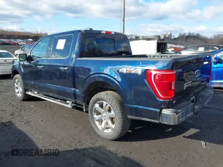2022 Ford F-150 XL z VIN 1FTEW1EP4NFC10265, wystawiony jako IAAI lot #41698502 z przebiegiem 48 349 mil mil oraz . Historia ofert i sprzedaży dostępna na DreamBid. Obrazek 3.