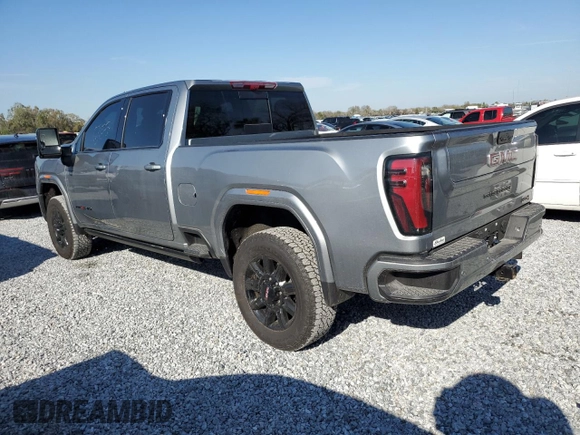 2025 GMC Sierra 2500HD AT4 z VIN 1GT4UPEY8SF101946, wystawiony jako Copart lot #44000195 z przebiegiem 1 238 mil mil oraz Nie do naprawy • Non repairable. Historia ofert i sprzedaży dostępna na DreamBid. Obrazek 2.