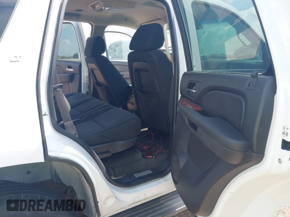 2007 Chevrolet Tahoe LT z VIN 1GNFC13047R219432, wystawiony jako IAAI lot #42410268 z przebiegiem 268 151 mil mil oraz . Historia ofert i sprzedaży dostępna na DreamBid. Obrazek 8.