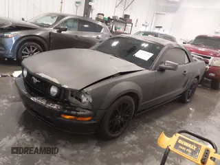 2006 Ford Mustang Standard with VIN 1ZVHT84N365266135, listed as a IAAI auction lot 41751256 with 135,621 mi miles and . Bid and sale history available at carsss.com. Image 17.