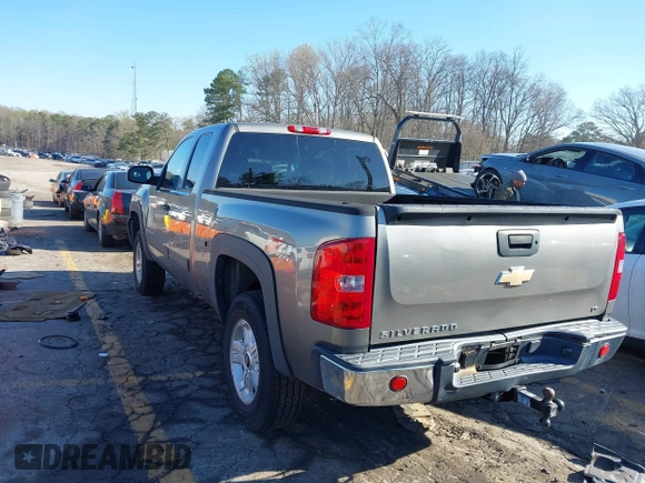 2009 Chevrolet Silverado 1500 LT with VIN 1GCEK29J59Z146698, listed as a IAAI auction lot 41812415 with 232,632 mi miles. Bid and sale history available at carsss.com. Image 3.