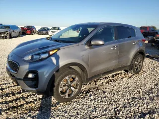 2021 Kia Sportage LX with VIN KNDPMCAC0M7945282, listed as a Copart auction lot 79599224 with 84,685 mi miles and Clean Title. Bid and sale history available at carsss.com. Image 1.