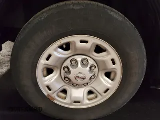2019 Nissan NV SV z VIN 1N6AF0KY3KN807301, wystawiony jako IAAI lot #42479676 z przebiegiem 145 285 mil mil oraz . Historia ofert i sprzedaży dostępna na DreamBid. Obrazek 14.