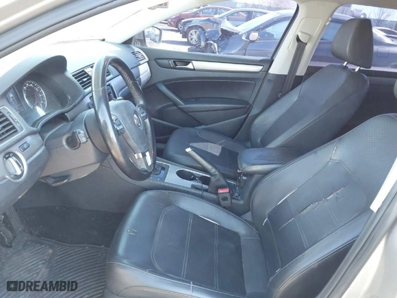 2014 Volkswagen Passat SE w/Sunroof with VIN 1VWBT7A38EC053078, listed as a IAAI auction lot 41832602 with 173,802 mi miles. Bid and sale history available at carsss.com. Image 14.
