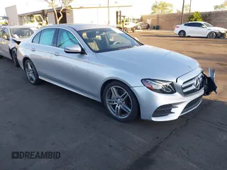 2017 Mercedes-Benz E 300 Luxury z VIN WDDZF4JB7HA105675, wystawiony jako IAAI lot #42207902 z przebiegiem 66 276 mil mil oraz . Historia ofert i sprzedaży dostępna na DreamBid. Obrazek 1.