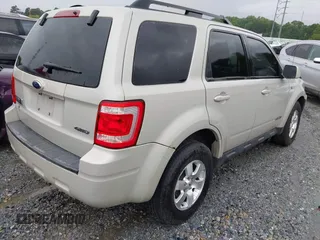 2008 Ford Escape Limited z VIN 1FMCU94138KA47933, wystawiony jako IAAI lot #42262752 z przebiegiem 116 133 mil mil oraz . Historia ofert i sprzedaży dostępna na DreamBid. Obrazek 4.
