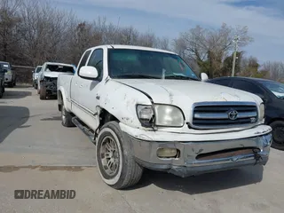 2000 Toyota Tundra Limited with VIN 5TBBT4816YS084864, listed as a IAAI auction lot 41584503 with 1 mi miles. Bid and sale history available at carsss.com. Image 1.