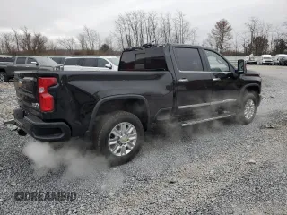 2024 Chevrolet Silverado 3500HD High Country with VIN 2GC4YVEY1R1159956, listed as a Copart auction lot 86298864 with 4,113 mi miles and Non Repairable. Bid and sale history available at carsss.com. Image 3.