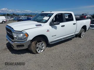 2024 Ram 2500 Big Horn z VIN 3C6UR5DL5RG303820, wystawiony jako IAAI lot #42615583 z przebiegiem 14 564 mil mil oraz . Historia ofert i sprzedaży dostępna na DreamBid. Obrazek 20.