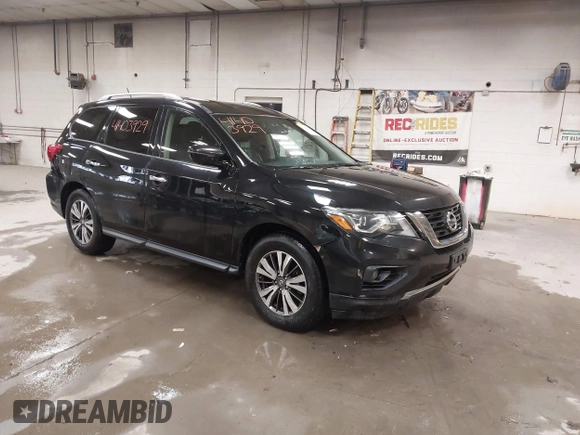2017 Nissan Pathfinder SL with VIN 5N1DR2MM5HC636032, listed as a IAAI auction lot 41403929 with 160,232 mi miles. Bid and sale history available at carsss.com. Image 1.