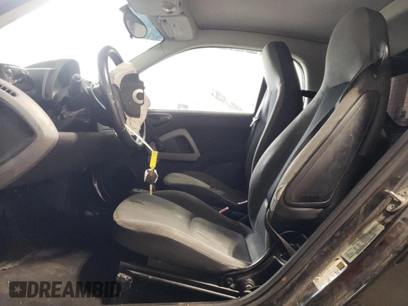 2009 Smart fortwo Pure with VIN WMEEJ31X99K280598, listed as a Copart auction lot 57480915 with 30,628 mi miles and Clean title. Bid and sale history available at DreamBid. Image 7.