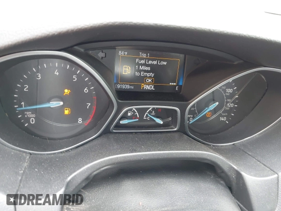 2018 Ford Focus SE z VIN 1FADP3F21JL212029, wystawiony jako IAAI lot #42258350 z przebiegiem 91 939 mil mil oraz . Historia ofert i sprzedaży dostępna na DreamBid. Obrazek 7.