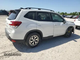 2024 Subaru Forester Premium with VIN JF2SKADCXRH515228, listed as a Copart auction lot 50831225 with 10,681 mi miles and Salvage Title. Bid and sale history available at carsss.com. Image 3.