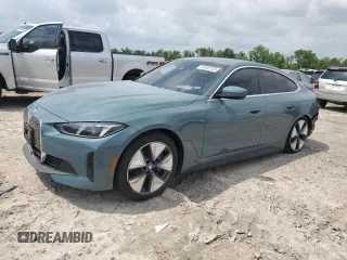 2025 BMW i4 eDrive40 z VIN WBY23HD06SFT99682, wystawiony jako Copart lot #55435735 z przebiegiem 3431 mil mil oraz Szkody całkowita. Historia ofert i sprzedaży dostępna na DreamBid. Obrazek 1.