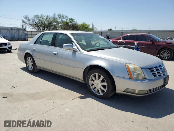 2008 Cadillac DTS 1SA z VIN 1G6KD57Y38U183004, wystawiony jako Copart lot #50410805 z przebiegiem Nie podano mil oraz Szkoda całkowita • Salvage title. Historia ofert i sprzedaży dostępna na DreamBid. Obrazek 4.