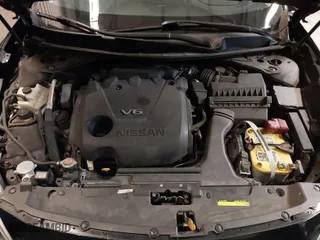 2017 Nissan Maxima SR with VIN 1N4AA6AP9HC366183, listed as a IAAI auction lot 39882700 with 94,132 mi miles. Bid and sale history available at carsss.com. Image 10.