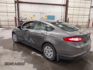 2013 Ford Fusion S with VIN 3FA6P0G7XDR215423, listed as a IAAI auction lot 42019599 with 134,433 mi miles. Bid and sale history available at carsss.com. Image 3.