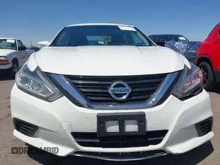 2018 Nissan Altima 2.5 SR with VIN 1N4AL3AP6JC299492, listed as a IAAI auction lot 42137817 with 109,367 mi miles. Bid and sale history available at carsss.com. Image 13.