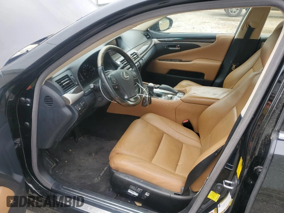 2013 Lexus LS 460 с VIN JTHBL5EF0D5123086, выставлен на аукционе Copart как лот 52176605 с пробегом 92 516 миль миль и Списание • Salvage title. История ставок и продаж доступна на DreamBid. Изображение 7.