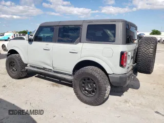 2022 Ford Bronco z VIN 1FMEE5BP9NLB91319, wystawiony jako Copart lot #51629745 z przebiegiem 20 508 mil mil oraz Szkoda całkowita • Salvage title. Historia ofert i sprzedaży dostępna na DreamBid. Obrazek 2.