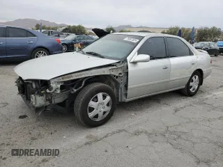 2001 Toyota Camry CE z VIN 4T1BG22K11U030595, wystawiony jako Copart lot #78887824 z przebiegiem 146 339 mil mil oraz Szkoda całkowita • Salvage title. Historia ofert i sprzedaży dostępna na DreamBid. Obrazek 1.