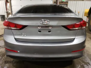 2018 Hyundai Elantra SE z VIN KMHD74LF9JU451423, wystawiony jako Copart lot #53644195 z przebiegiem 83 332 mil mil oraz Szkody całkowita. Historia ofert i sprzedaży dostępna na DreamBid. Obrazek 6.