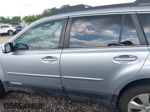 2012 Subaru Outback Limited with VIN 4S4BRDLC9C2291520, listed as a IAAI auction lot 42560814 with 277,047 mi miles and . Bid and sale history available at DreamBid. Image 14.