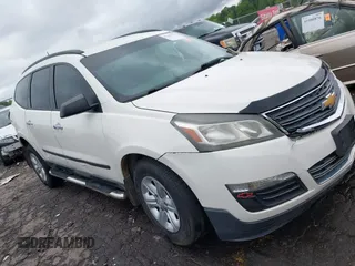 2014 Chevrolet Traverse LS z VIN 1GNKRFKD5EJ268956, wystawiony jako IAAI lot #41980276 z przebiegiem 131 563 mil mil oraz . Historia ofert i sprzedaży dostępna na DreamBid. Obrazek 1.