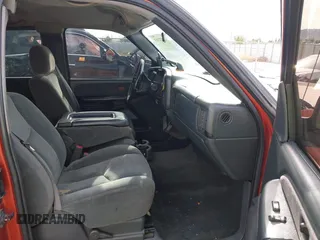 2001 Chevrolet Silverado 1500 LS with VIN 2GCEC19T111377779, listed as a IAAI auction lot 41922163 with 197,971 mi miles. Bid and sale history available at carsss.com. Image 5.