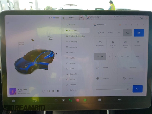 2018 Tesla Model 3 Long Range Battery z VIN 5YJ3E1EA8JF014706, wystawiony jako IAAI lot #41453650 z przebiegiem 68 037 mil mil oraz . Historia ofert i sprzedaży dostępna na DreamBid. Obrazek 18.