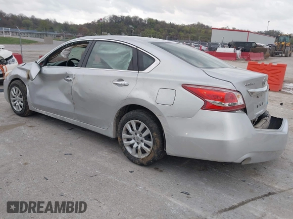 2013 Nissan Altima 2.5 S with VIN 1N4AL3AP3DC255289, listed as a IAAI auction lot 41938965 with 212,727 mi miles and . Bid and sale history available at carsss.com. Image 3.