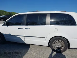 2014 Chrysler Town & Country Limited with VIN 2C4RC1GG8ER332790, listed as a IAAI auction lot 42050062 with 168,048 mi miles. Bid and sale history available at carsss.com. Image 14.
