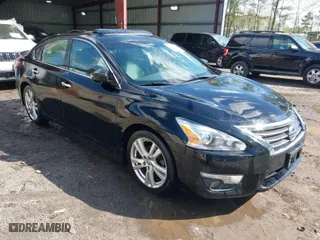 2013 Nissan Altima 3.5 SL with VIN 1N4BL3AP1DC136290, listed as a IAAI auction lot 41981124 with 181,362 mi miles. Bid and sale history available at carsss.com. Image 1.