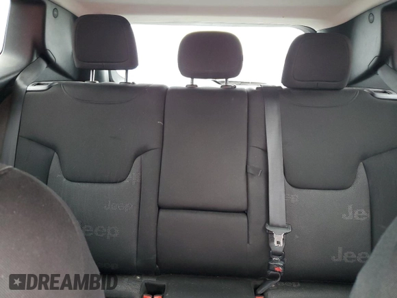 2016 Jeep Renegade Latitude with VIN ZACCJBBT4GPC50388, listed as a Copart auction lot 49911805 with 111,736 mi miles and Salvage Title. Bid and sale history available at DreamBid. Image 10.