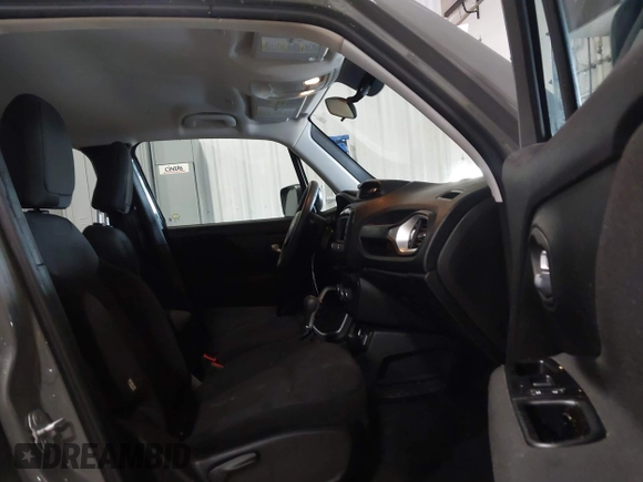 2020 Jeep Renegade Sport with VIN ZACNJAAB8LPL19375, listed as a IAAI auction lot 41233560 with 17,248 mi miles and . Bid and sale history available at carsss.com. Image 5.