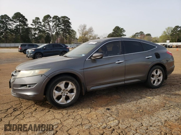 2010 Honda Crosstour EX-L z VIN 5J6TF1H52AL004515, wystawiony jako Copart lot #49208645 z przebiegiem 215 512 mil mil oraz Tytuł czysty. Historia ofert i sprzedaży dostępna na DreamBid. Obrazek 1.