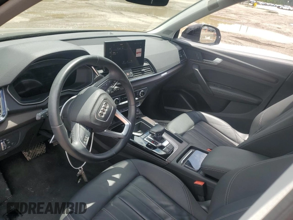 2021 Audi Q5 Premium Plus with VIN WA1BAAFY9M2081092, listed as a Copart auction lot 61368775 with 45,278 mi miles and Salvage title. Bid and sale history available at DreamBid. Image 8.
