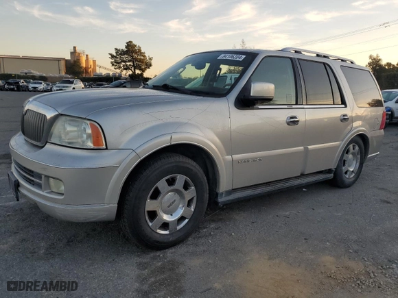 2005 Lincoln Navigator Luxury with VIN 5LMFU27565LJ02977, listed as a Copart auction lot 84106204 with 181,795 mi miles and Salvage Title. Bid and sale history available at carsss.com. Image 1.