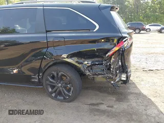 2022 Toyota Sienna XSE with VIN 5TDDRKEC8NS079069, listed as a IAAI auction lot 42231512 with 121,494 mi miles and . Bid and sale history available at DreamBid. Image 6.