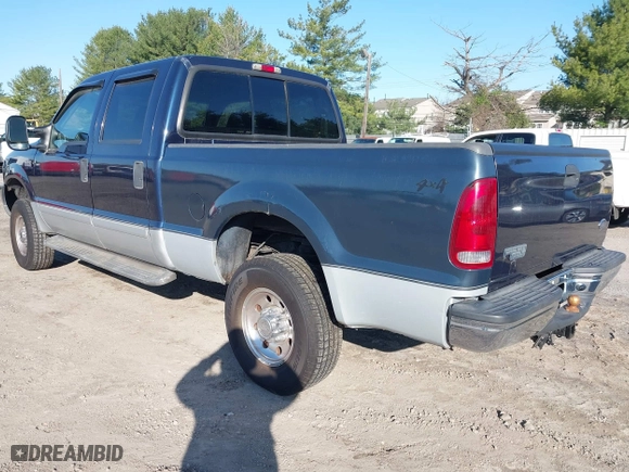 2002 Ford Super Duty F-250 XL with VIN 1FTNW21S52EA60362, listed as a IAAI auction lot 42004090 with 1 mi miles. Bid and sale history available at carsss.com. Image 3.