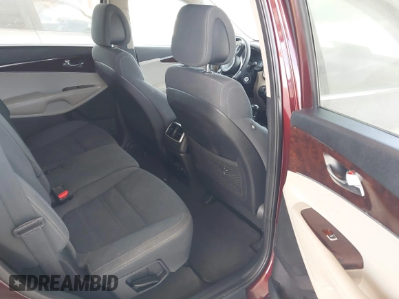 2016 Kia Sorento LX with VIN 5XYPGDA52GG139983, listed as a IAAI auction lot 42134996 with 120,259 mi miles. Bid and sale history available at carsss.com. Image 8.
