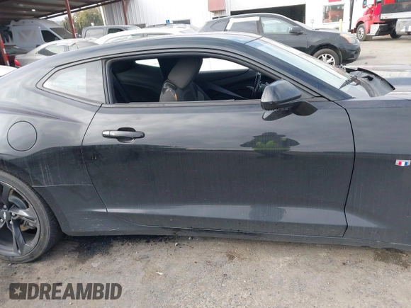 2019 Chevrolet Camaro 1LS with VIN 1G1FB1RX8K0122515, listed as a IAAI auction lot 41461519 with 118,339 mi miles. Bid and sale history available at carsss.com. Image 13.