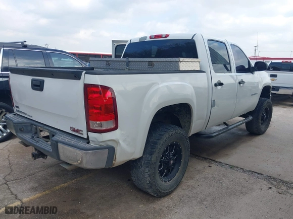 2008 GMC Sierra 1500 SLE1 with VIN 3GTEK13378G130943, listed as a IAAI auction lot 41502316 with 330,345 mi miles. Bid and sale history available at carsss.com. Image 4.
