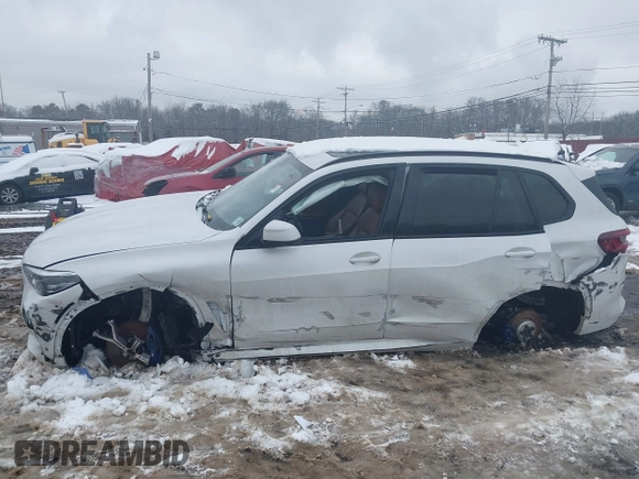 2022 BMW X5 xDrive40i with VIN 5UXCR6C02N9N26231, listed as a IAAI auction lot 41568585 with 18,120 mi miles and . Bid and sale history available at DreamBid. Image 16.