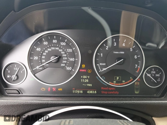 2014 BMW 4 Series 428i z VIN WBA3V5C54EP747860, wystawiony jako Copart lot #56187905 z przebiegiem 117 616 mil mil oraz Szkoda całkowita • Salvage title. Historia ofert i sprzedaży dostępna na DreamBid. Obrazek 9.