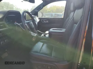 2024 Chevrolet Suburban Z71 z VIN 1GNSKDKD1RR116799, wystawiony jako Copart lot #53435185 z przebiegiem 23 697 mil mil oraz Szkoda całkowita • Salvage title. Historia ofert i sprzedaży dostępna na DreamBid. Obrazek 7.