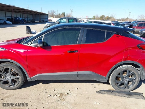 2021 Toyota C-HR LE with VIN JTNKHMBX2M1121238, listed as a IAAI auction lot 41417415 with 31,910 mi miles. Bid and sale history available at carsss.com. Image 13.